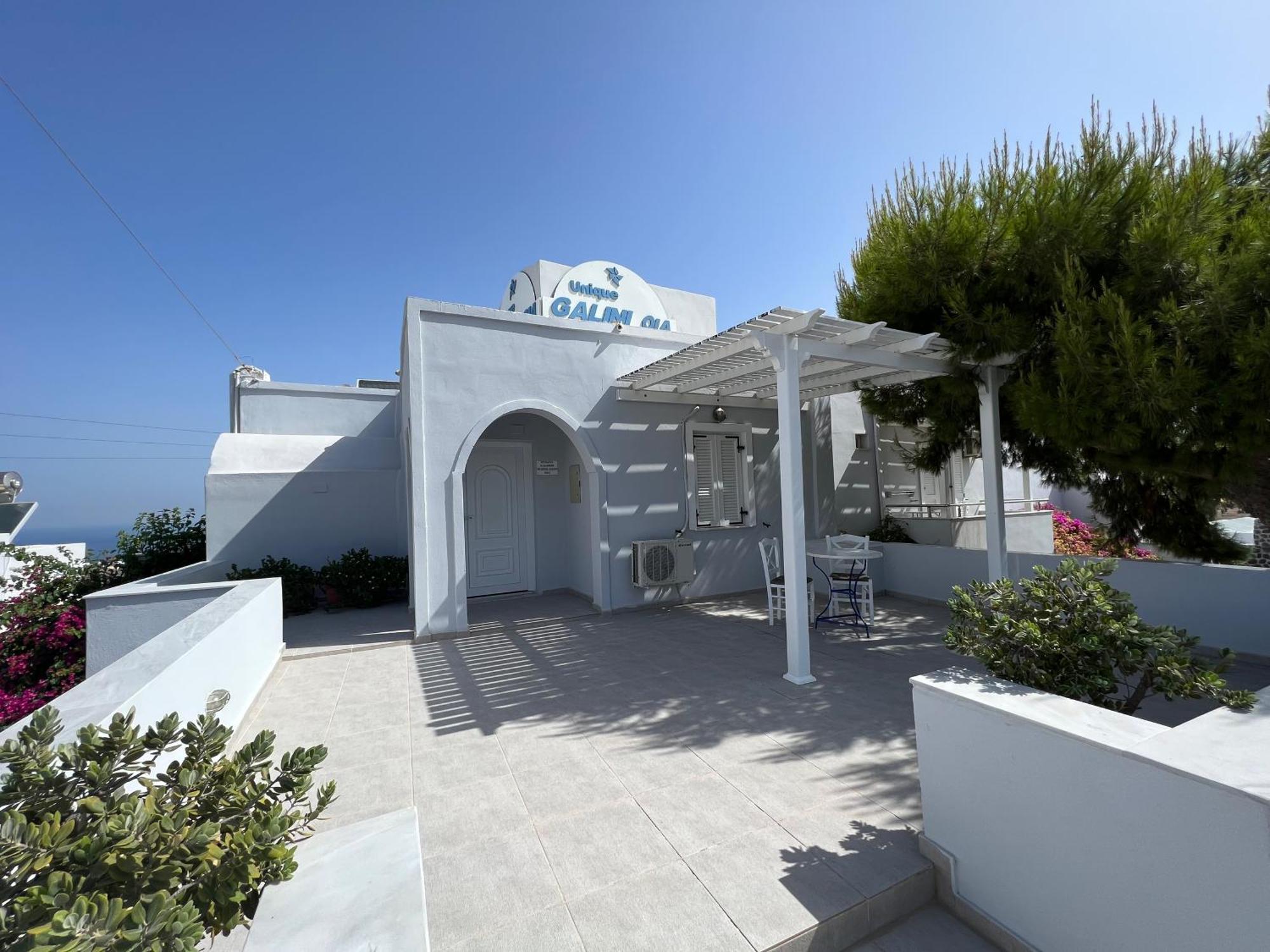 Unique Galini Oia - Adults Only Aparthotel Exterior photo