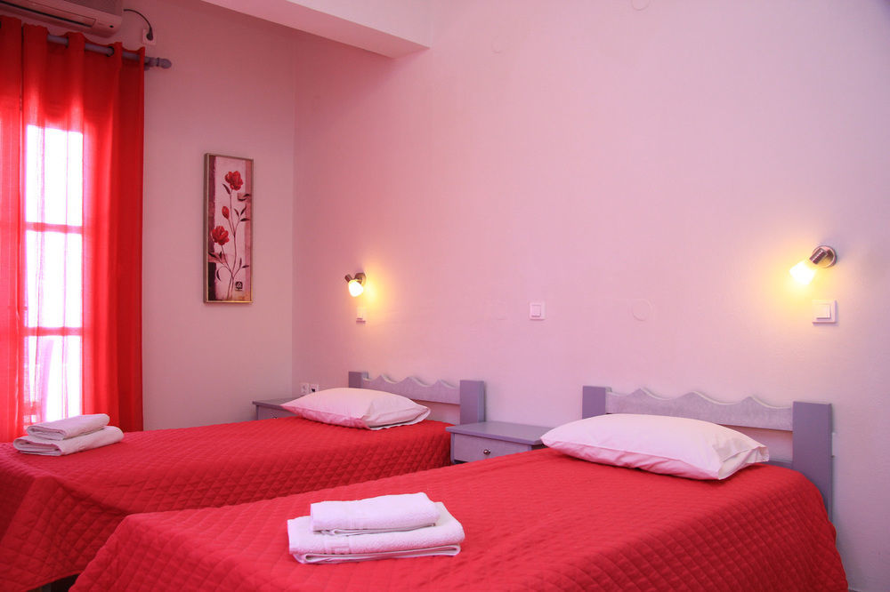 Unique Galini Oia - Adults Only Aparthotel Exterior photo