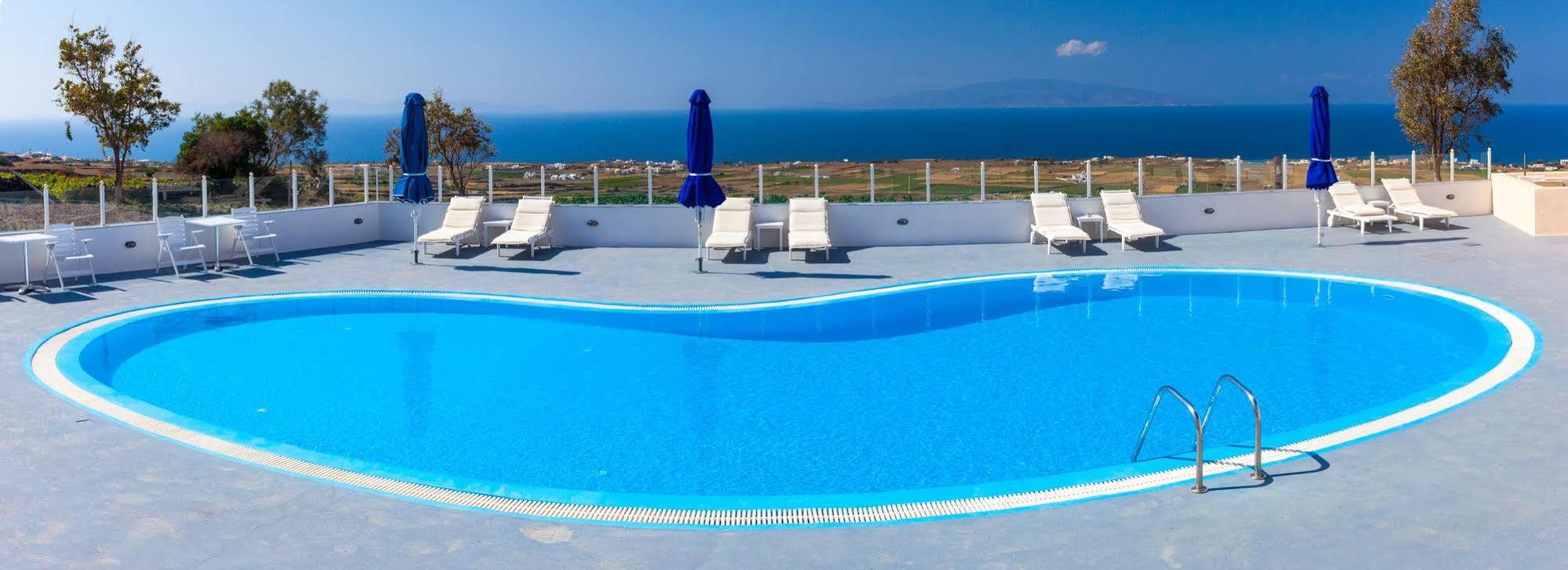 Unique Galini Oia - Adults Only Aparthotel Exterior photo