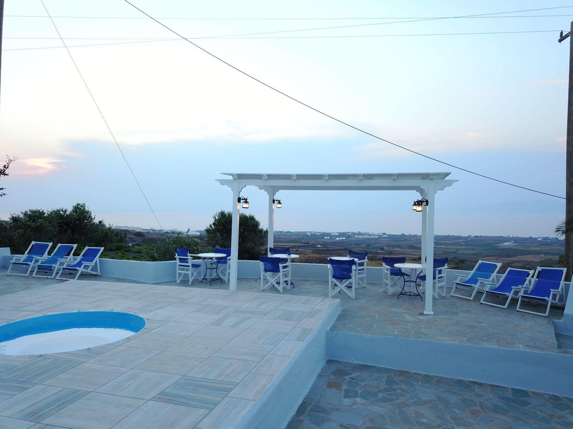 Unique Galini Oia - Adults Only Aparthotel Exterior photo