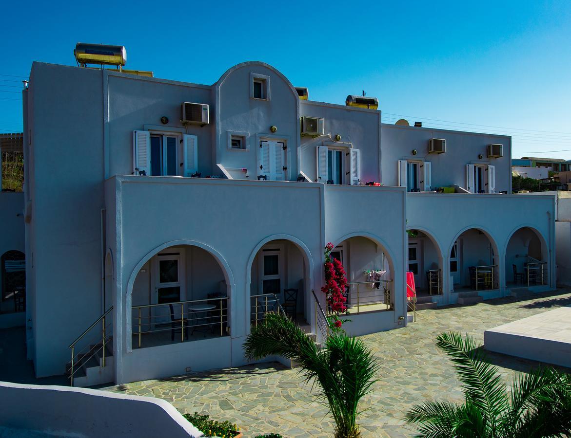 Unique Galini Oia - Adults Only Aparthotel Exterior photo
