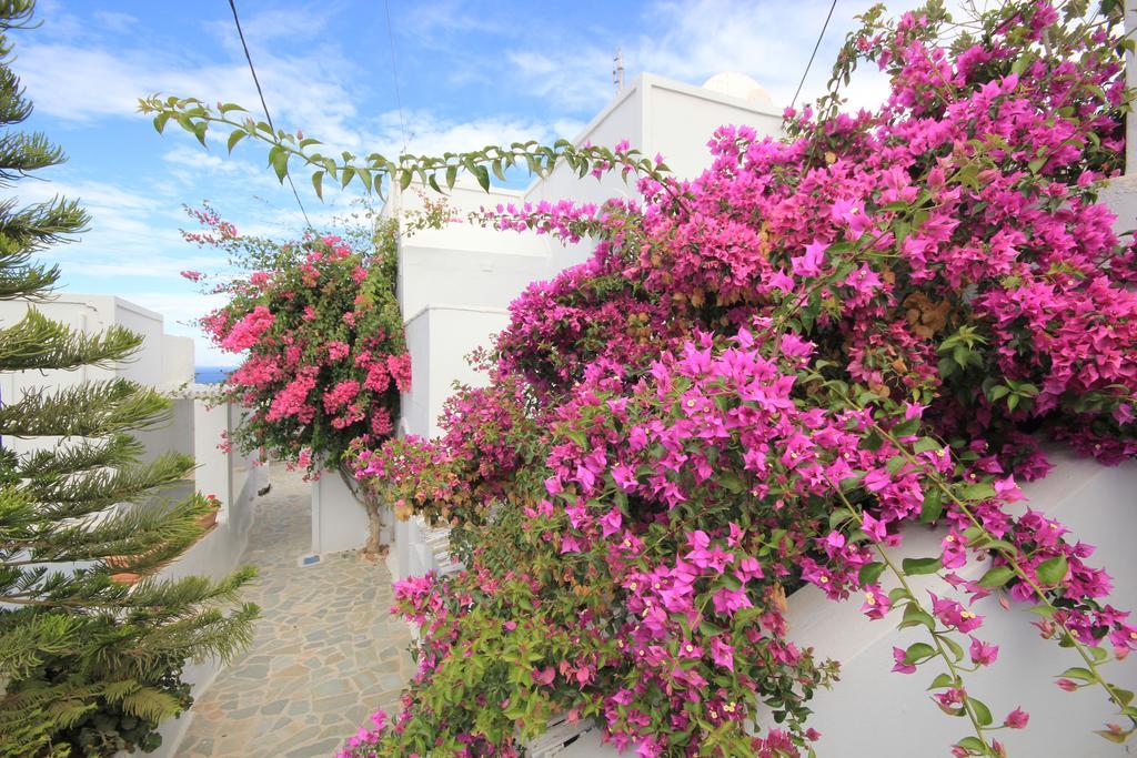 Unique Galini Oia - Adults Only Aparthotel Exterior photo